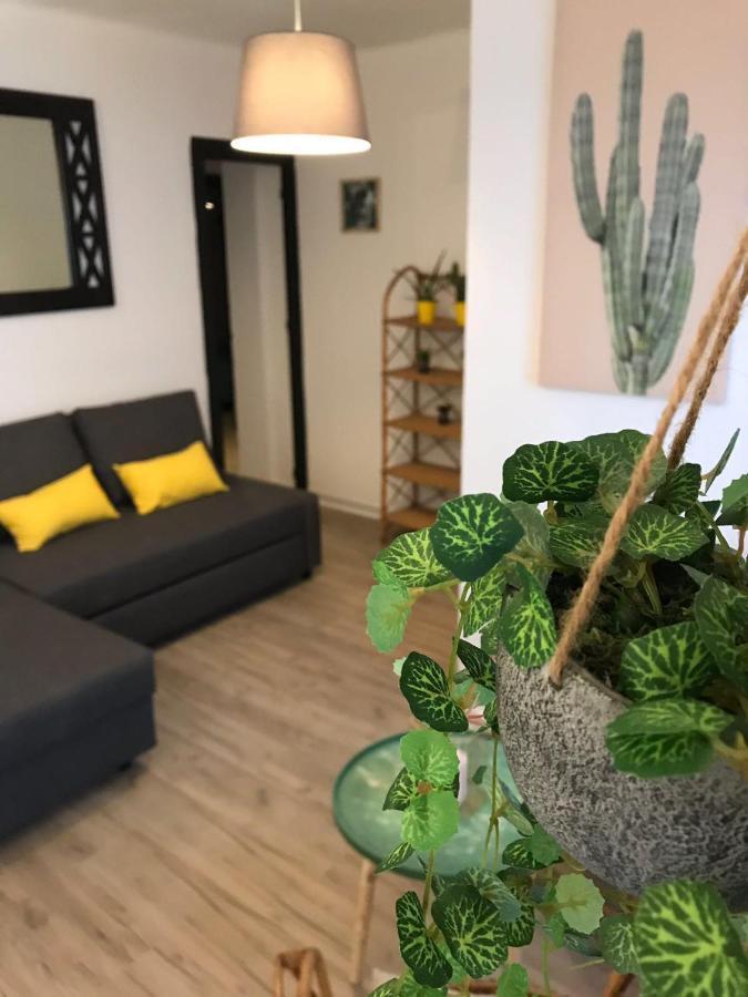 Cactus 2 Bedroom Apartment On Calle San Miguel Minutes From The Beach By Namaste Elite Torremolinos Exterior photo